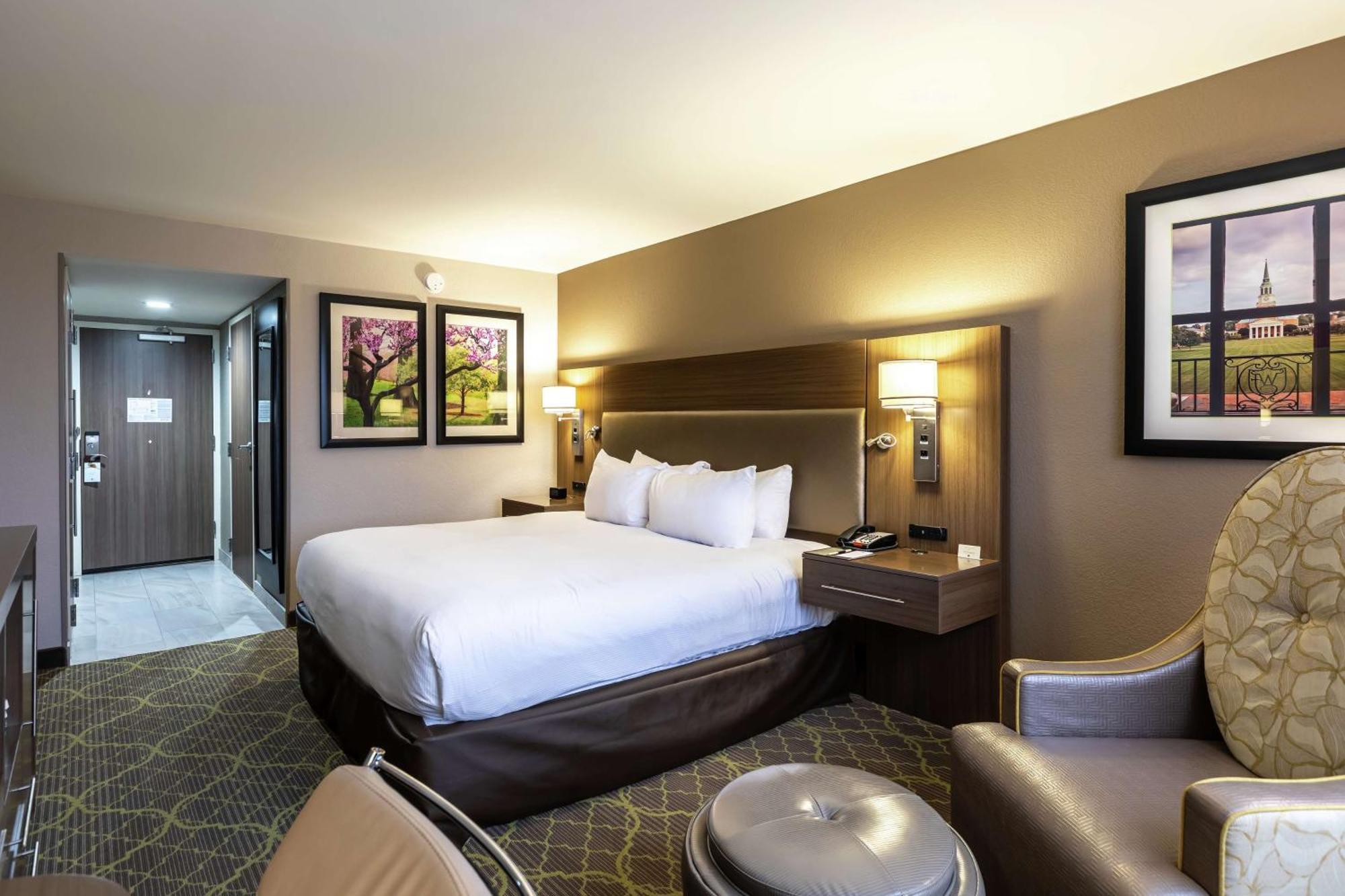 Doubletree By Hilton Winston Salem - University, Nc Bagian luar foto