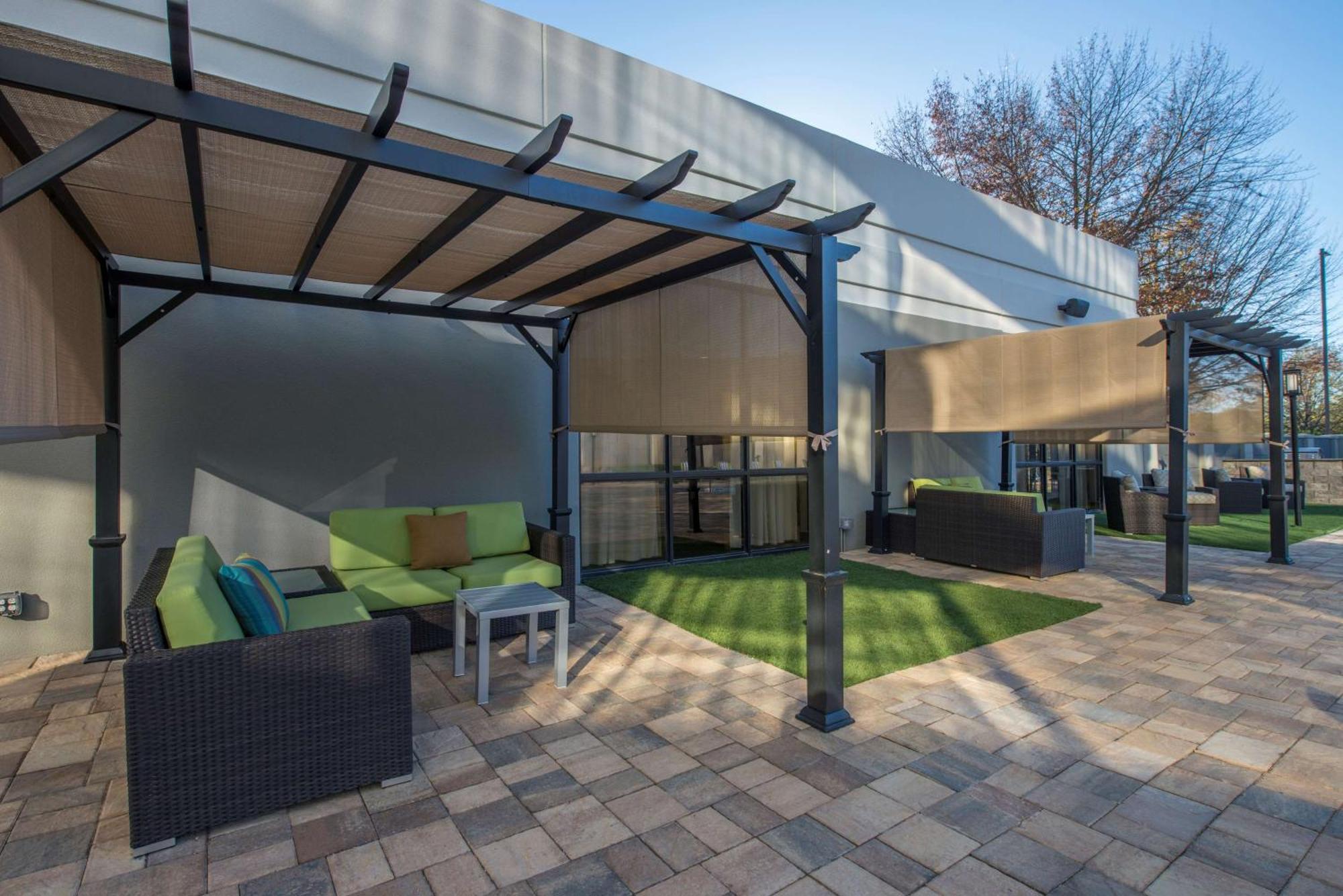 Doubletree By Hilton Winston Salem - University, Nc Bagian luar foto