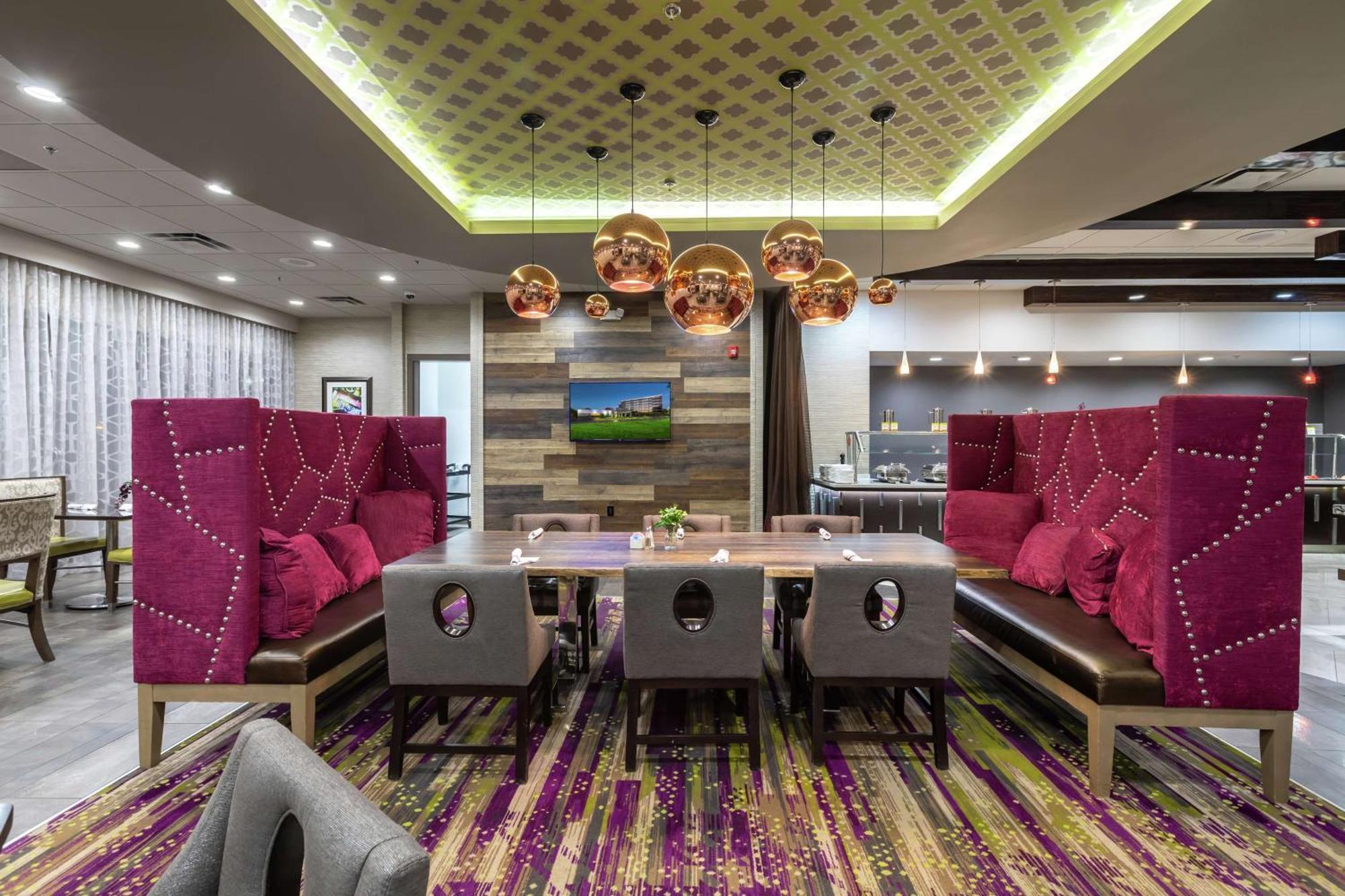 Doubletree By Hilton Winston Salem - University, Nc Bagian luar foto