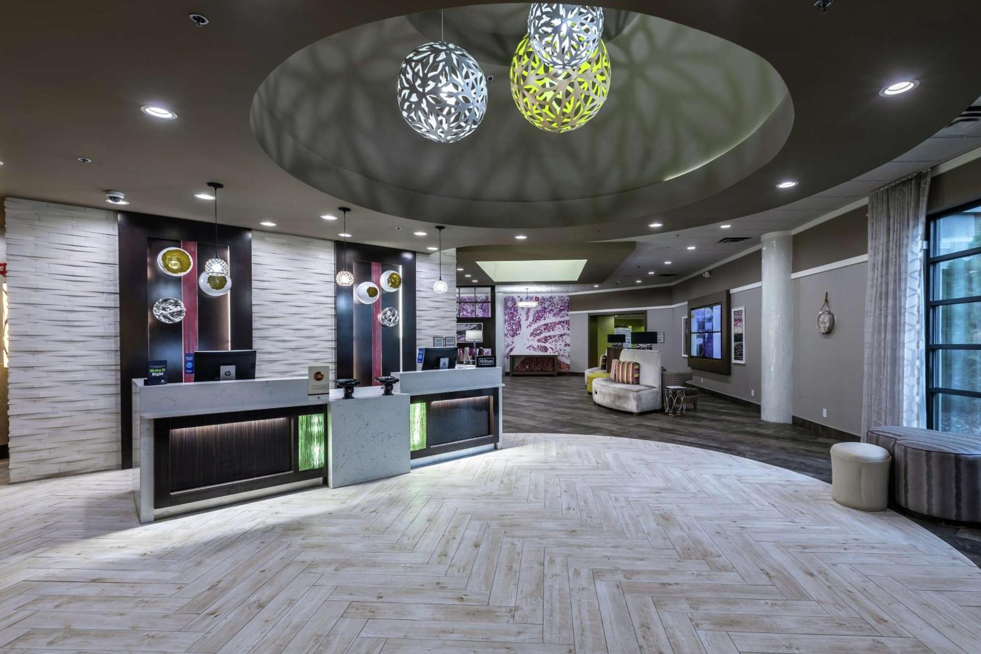 Doubletree By Hilton Winston Salem - University, Nc Bagian luar foto