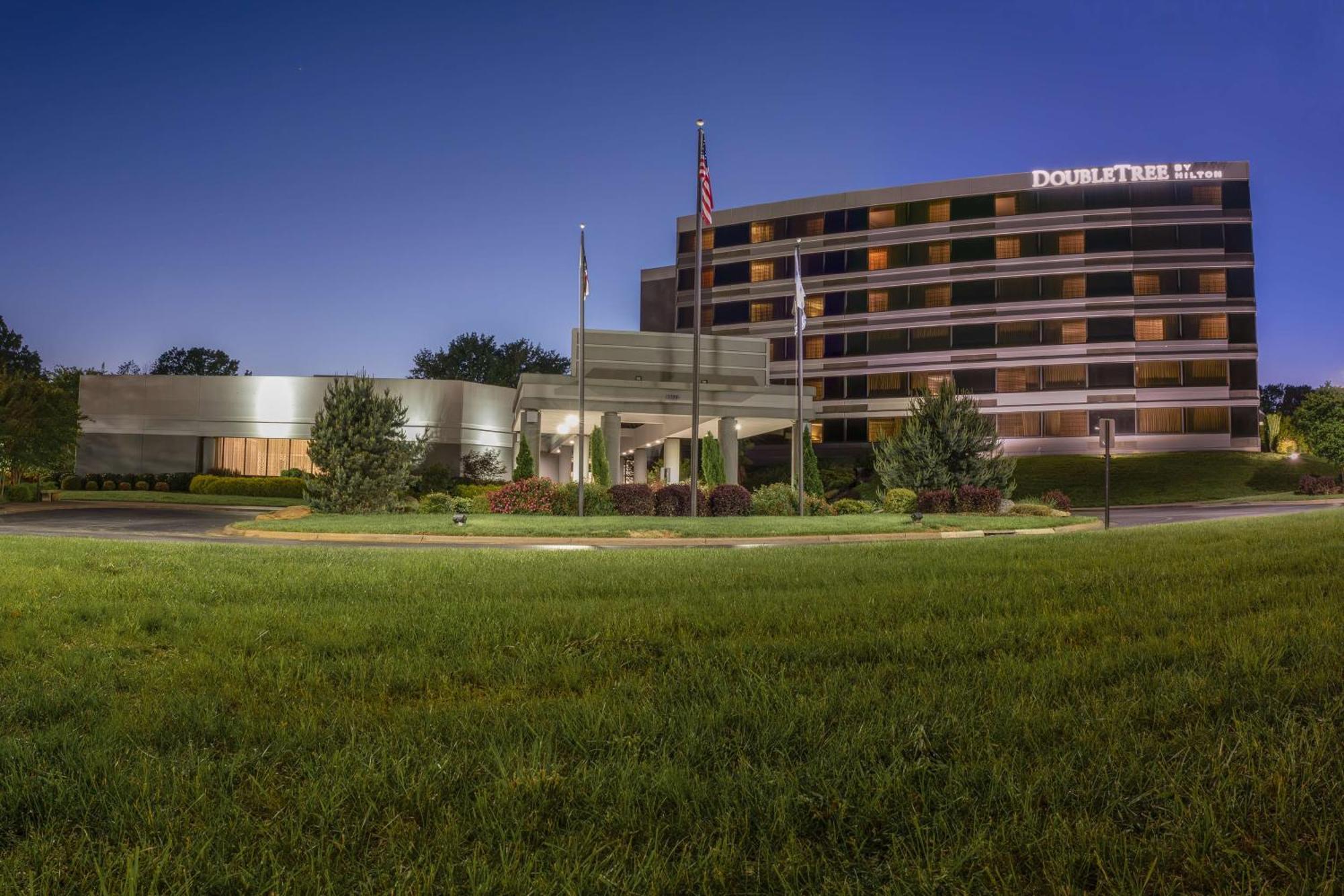 Doubletree By Hilton Winston Salem - University, Nc Bagian luar foto