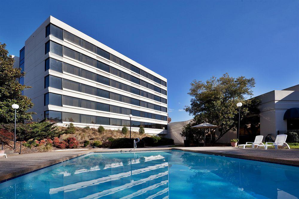 Doubletree By Hilton Winston Salem - University, Nc Bagian luar foto