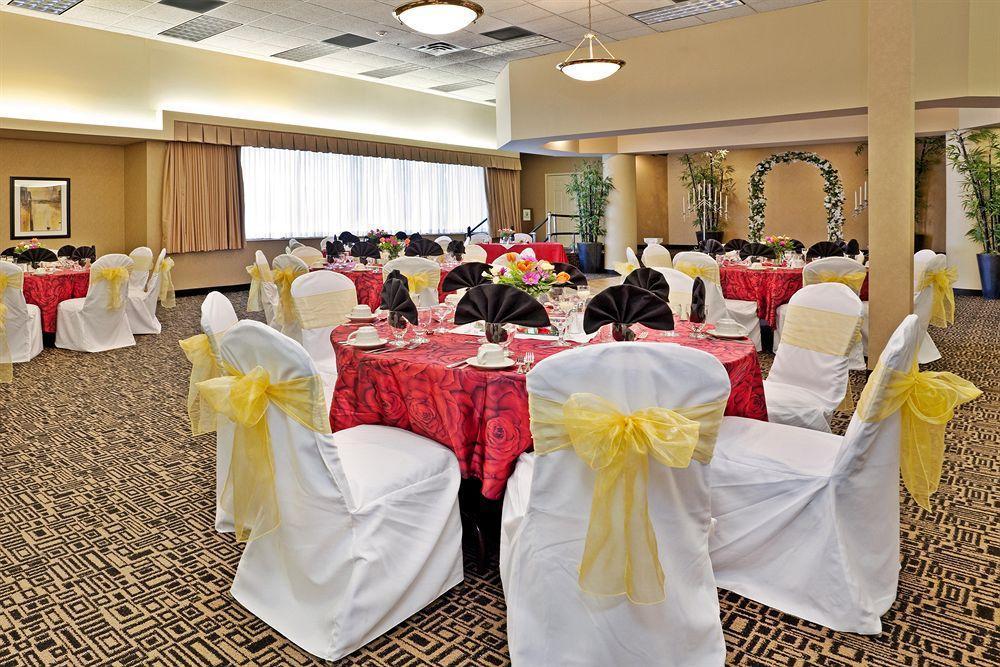 Doubletree By Hilton Winston Salem - University, Nc Bagian luar foto