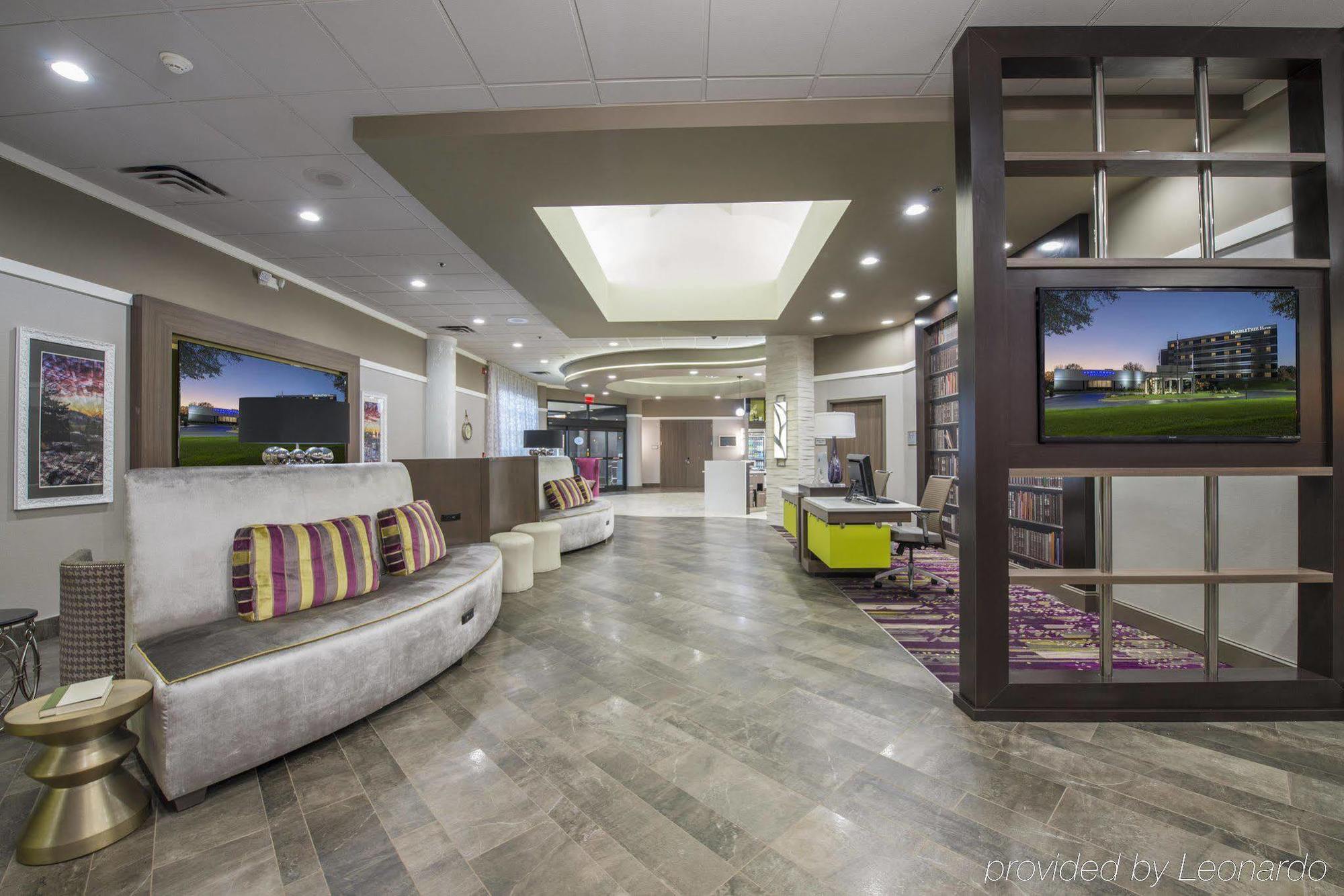 Doubletree By Hilton Winston Salem - University, Nc Bagian luar foto