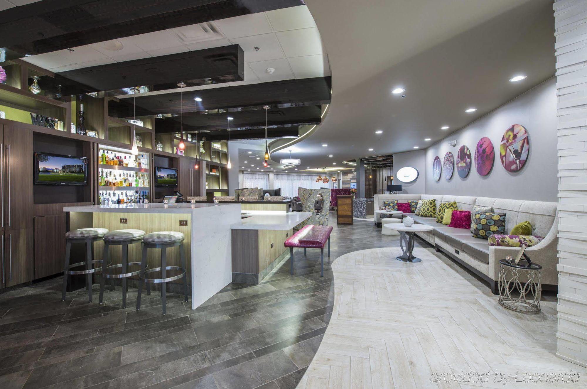 Doubletree By Hilton Winston Salem - University, Nc Bagian luar foto