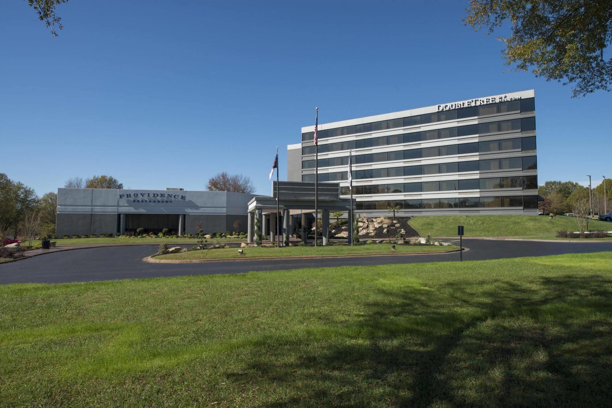 Doubletree By Hilton Winston Salem - University, Nc Bagian luar foto