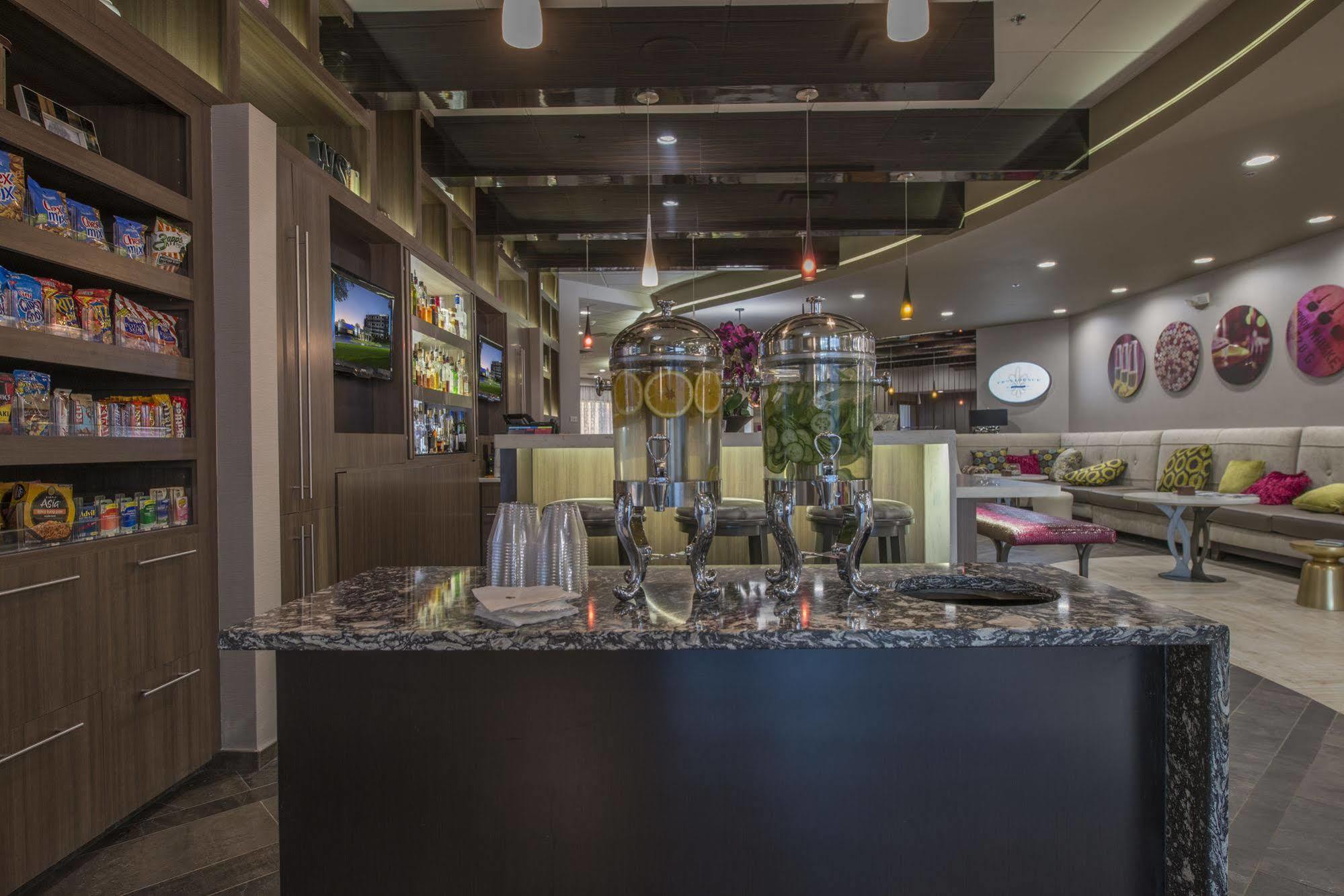 Doubletree By Hilton Winston Salem - University, Nc Bagian luar foto